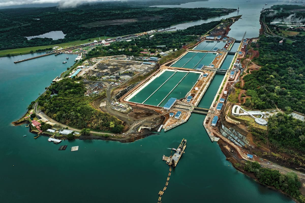 China desafía a Estados Unidos y exige mantener al Canal de Panamá al margen. | Interborders