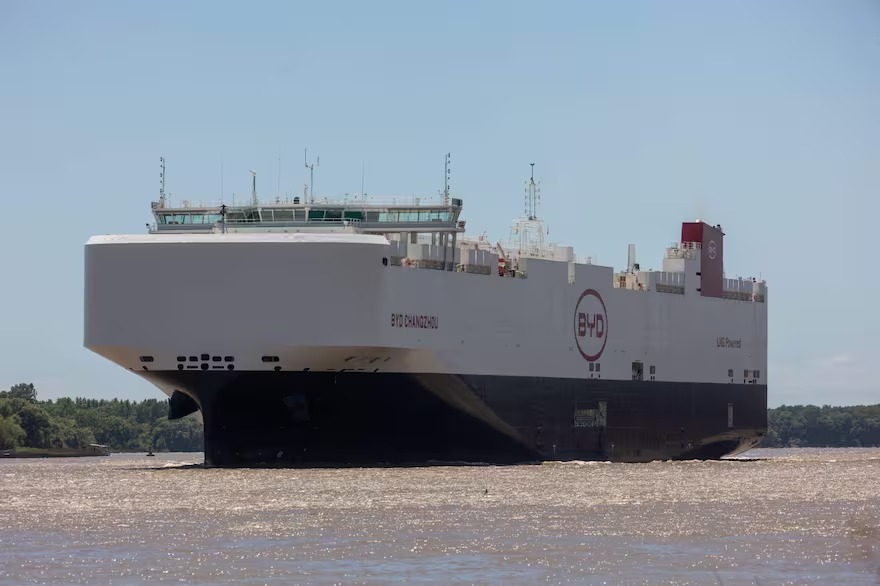 Llegó a Argentina el barco de la automotriz china BYD con capacidad para transportar hasta 7000 vehículos | Interborders