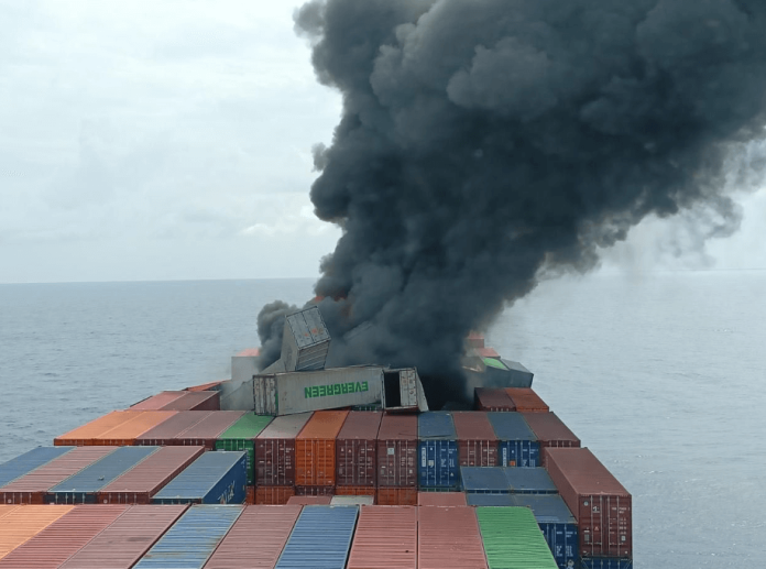 Alerta en la costa de India: se incendió el buque MV Wan Hai 503 y hay cuatro tripulantes desaparecidos | Interborders