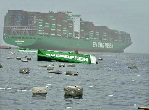 50 contenedores cayeron al mar y se cerró el puerto del Callao | Interborders