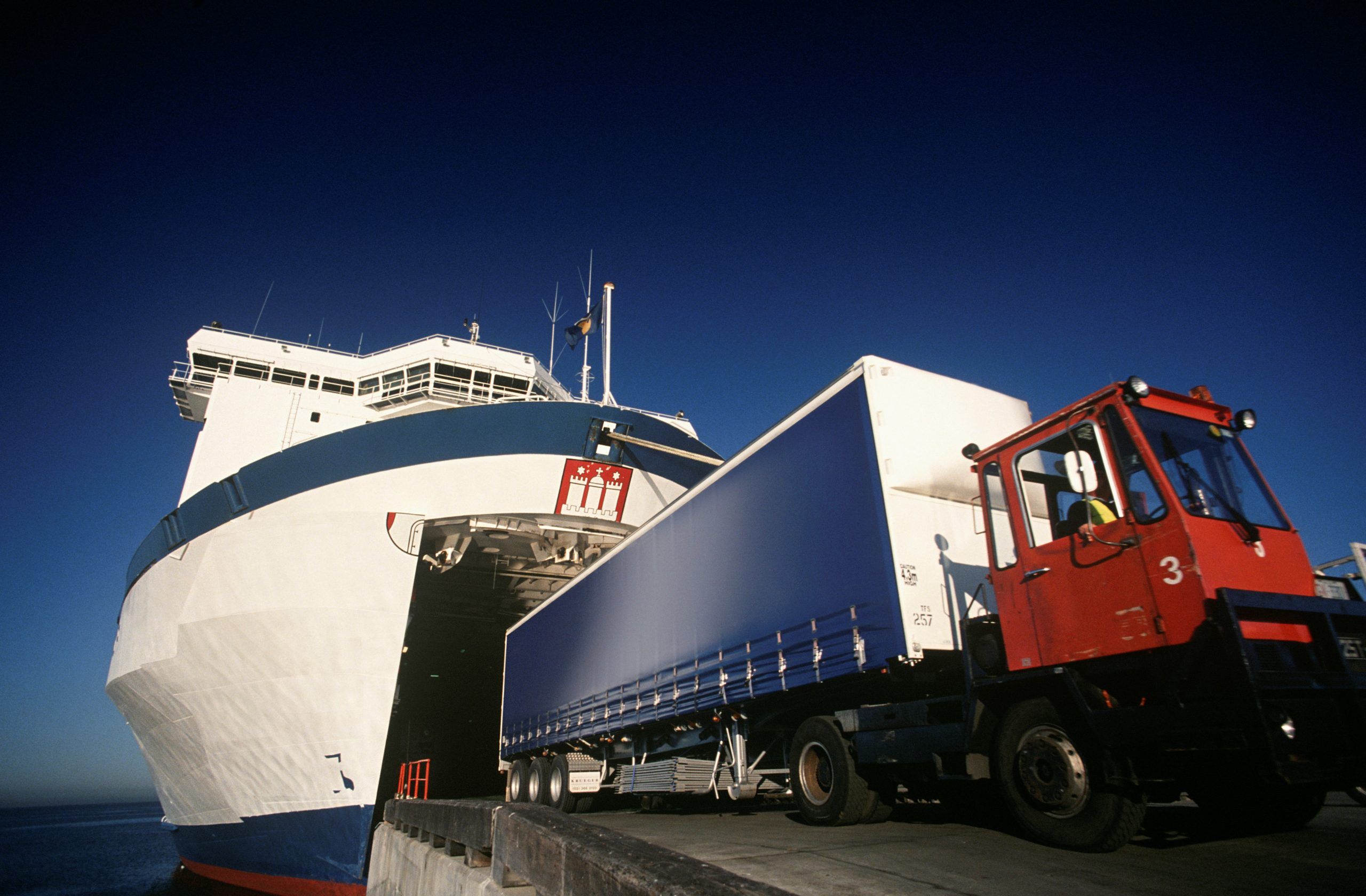 Panamá y los buques Ro-Ro: la ventaja competitiva en el transporte de automóviles | Interborders