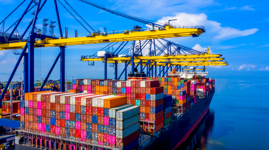 Seguridad en la carga: Claves para el envío de productos de riesgo | Interborders