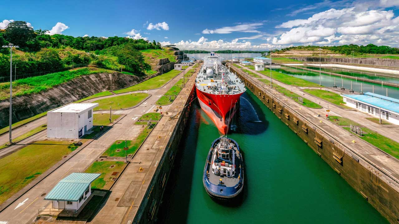 El debate por el paso gratuito de buques militares en el Canal de Panamá: implicaciones para la logística regional | Interborders