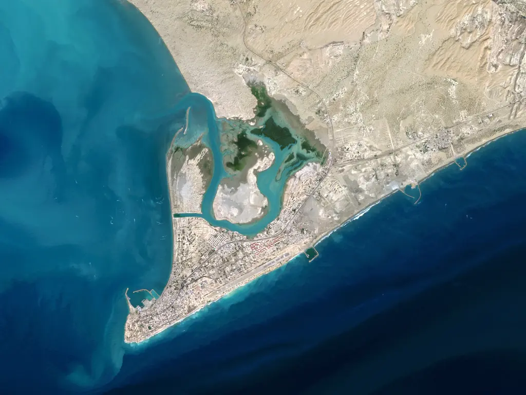 Irán amenaza con cerrar el Estrecho de Ormuz y el petróleo ya muestra subas en el mercado | Interborders